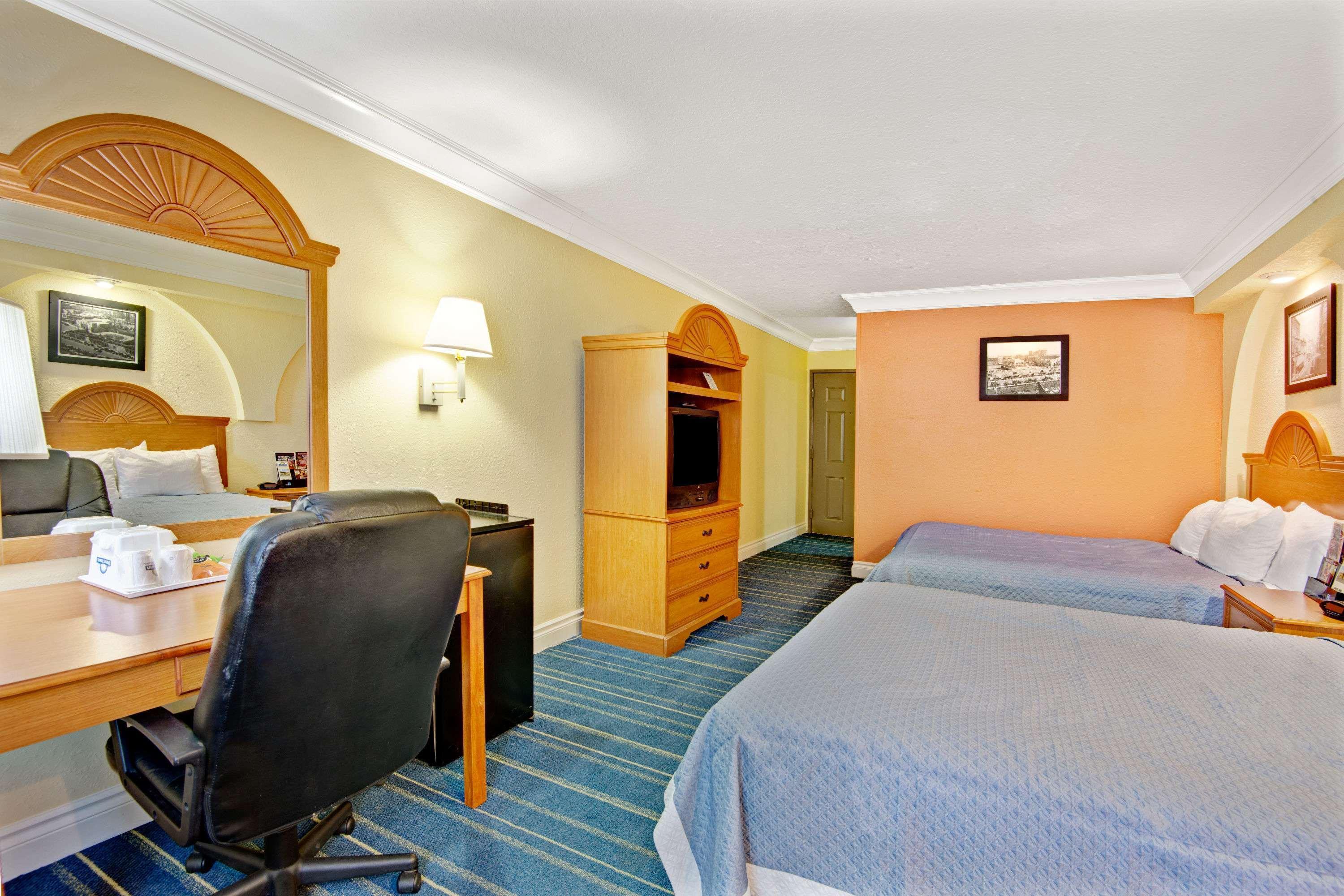 Days Inn By Wyndham San Antonio Airport מראה חיצוני תמונה